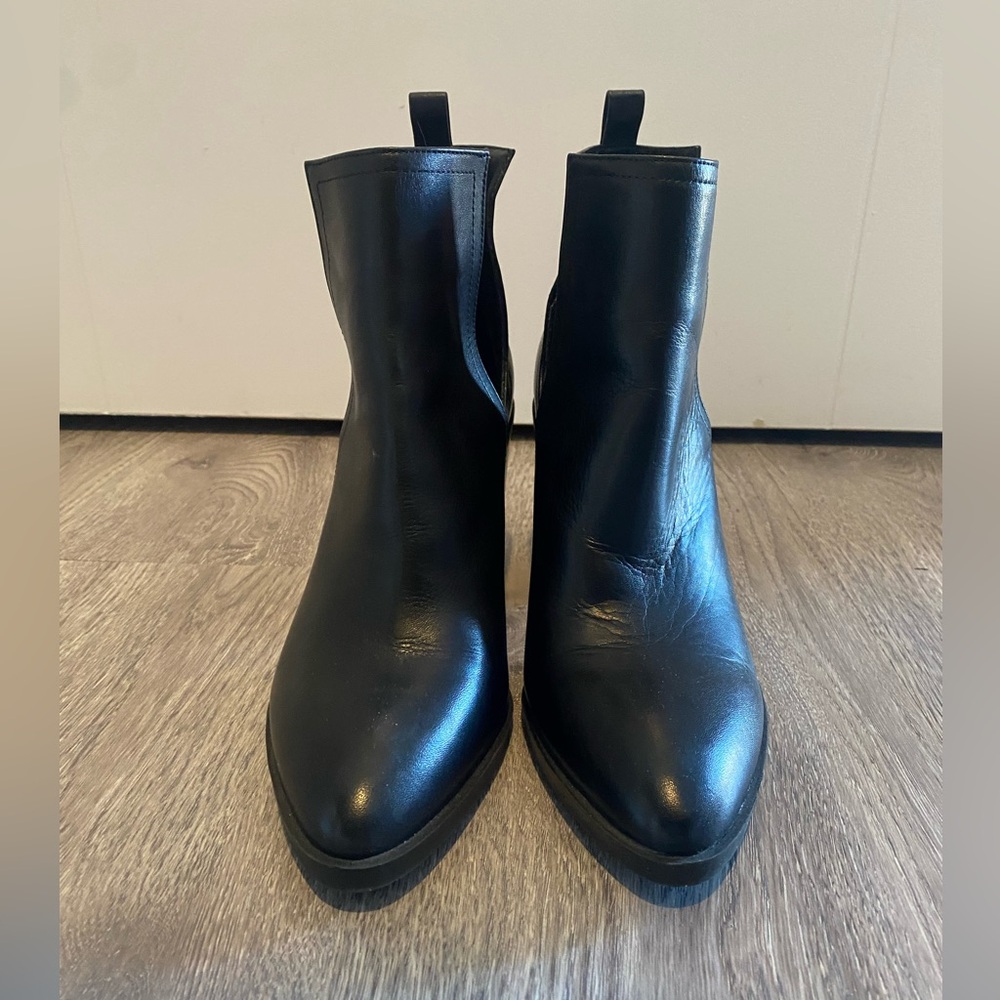 STEVE MADDEN- Black leather cutout Ankle Boots - Picture 2 of 7